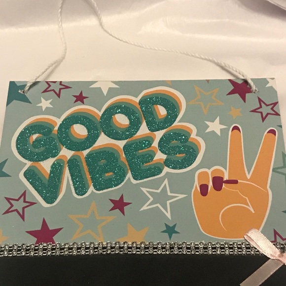 "Good Vibes" Hanging Write On Chalkboard - Picture 6 of 9